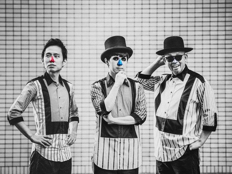 H ZETTRIO